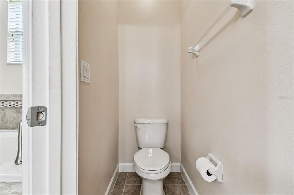 En Venta: $598,500 (4 camas, 4 baños, 3858 Pies cuadrados)