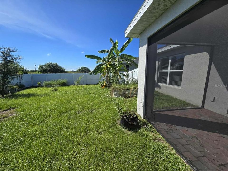 Active With Contract: $256,000 (3 beds, 2 baths, 1367 Square Feet)