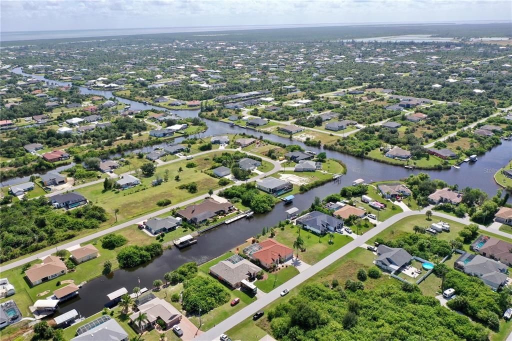 Activo con contrato: $575,000 (3 camas, 2 baños, 2401 Pies cuadrados)