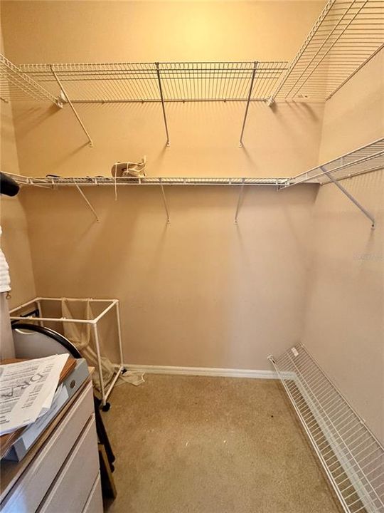 Activo con contrato: $575,000 (3 camas, 2 baños, 2401 Pies cuadrados)