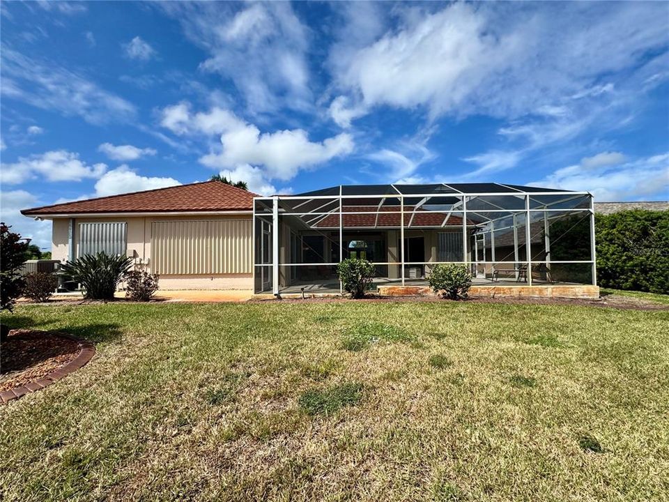 Activo con contrato: $575,000 (3 camas, 2 baños, 2401 Pies cuadrados)