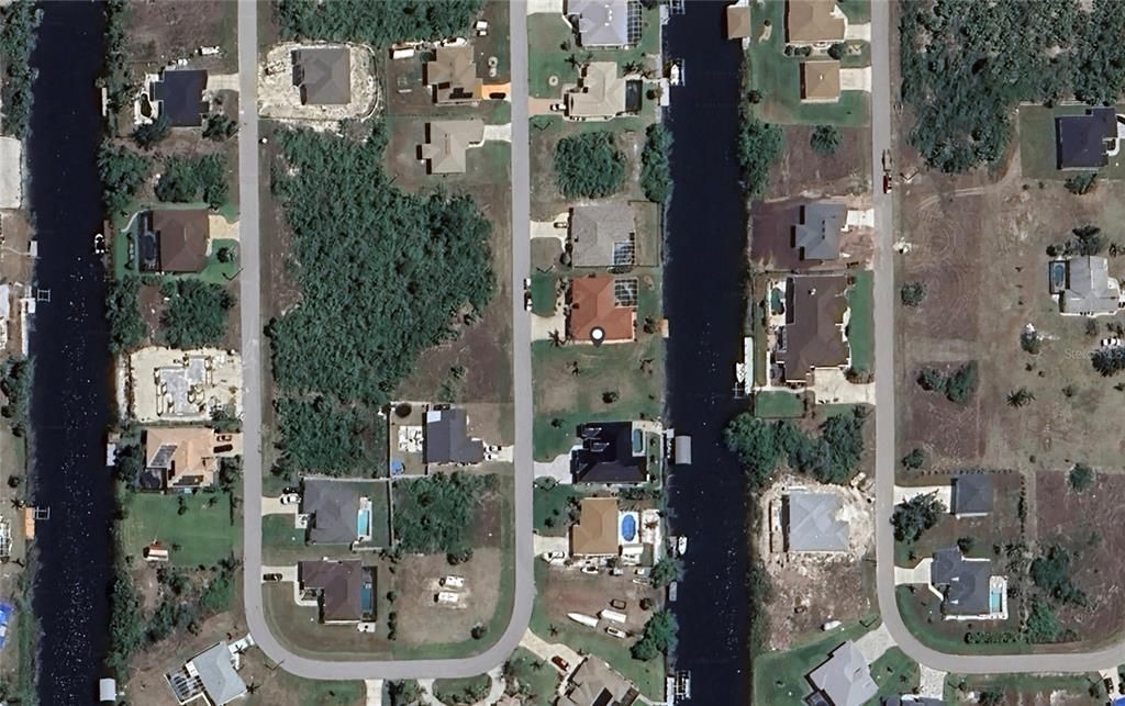 Activo con contrato: $575,000 (3 camas, 2 baños, 2401 Pies cuadrados)