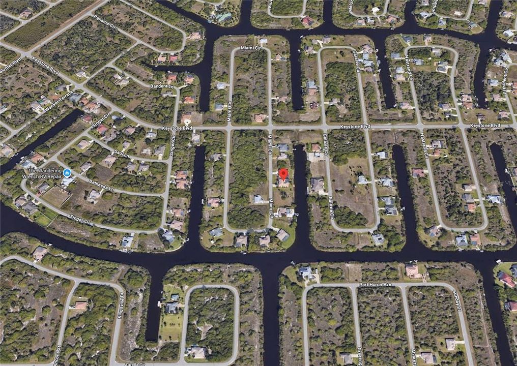 Activo con contrato: $575,000 (3 camas, 2 baños, 2401 Pies cuadrados)