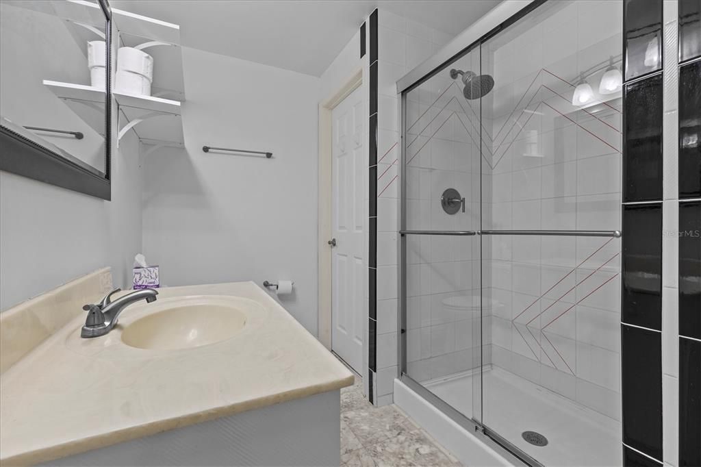 合同活跃: $475,000 (3 贝兹, 2 浴室, 1535 平方英尺)