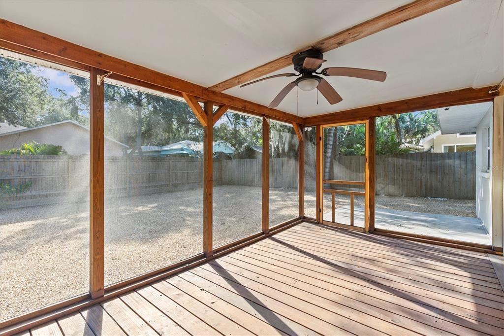 合同活跃: $475,000 (3 贝兹, 2 浴室, 1535 平方英尺)