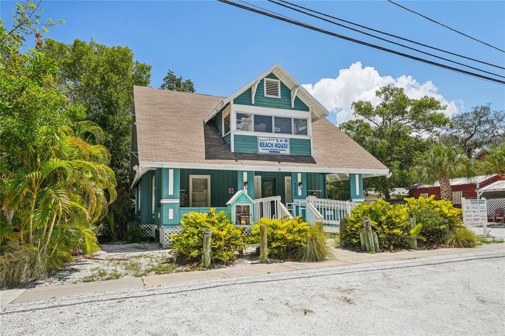 合同活跃: $475,000 (3 贝兹, 2 浴室, 1535 平方英尺)