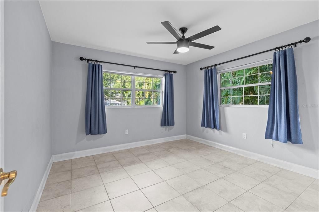 合同活跃: $475,000 (3 贝兹, 2 浴室, 1535 平方英尺)