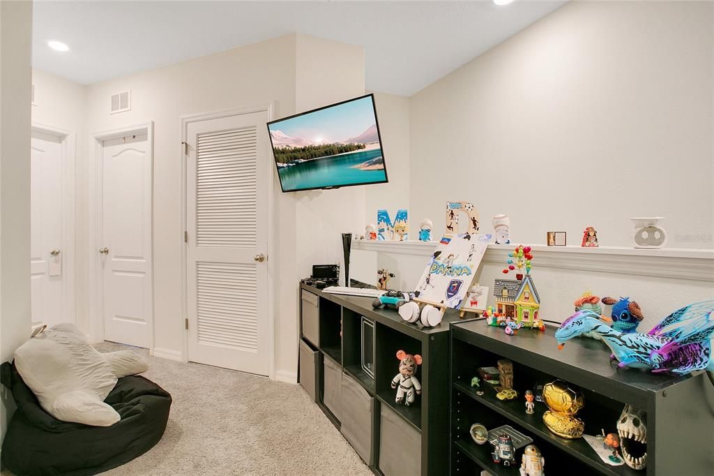 For Rent: $2,500 (3 beds, 2 baths, 1530 Square Feet)