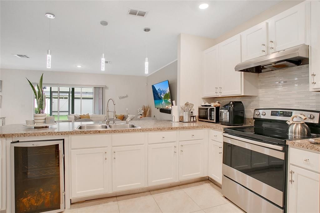 For Rent: $2,500 (3 beds, 2 baths, 1530 Square Feet)