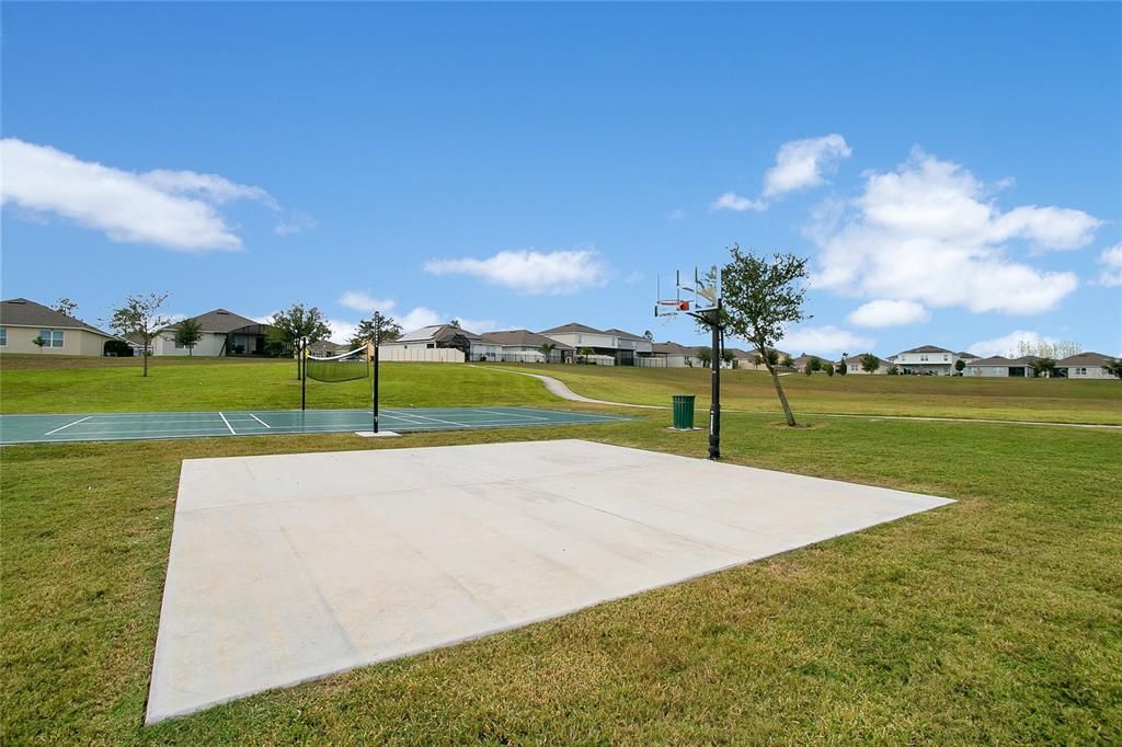 For Rent: $2,500 (3 beds, 2 baths, 1530 Square Feet)