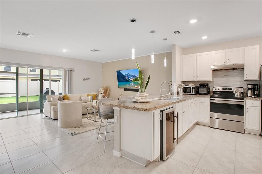 For Rent: $2,500 (3 beds, 2 baths, 1530 Square Feet)