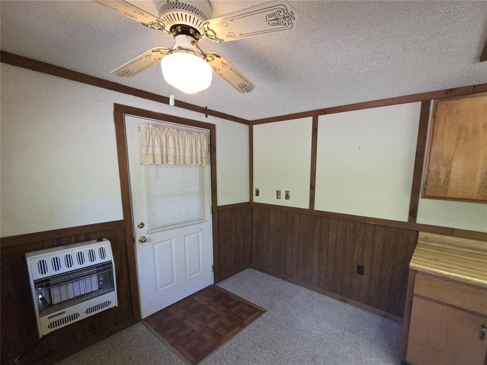 For Sale: $129,900 (2 beds, 2 baths, 925 Square Feet)