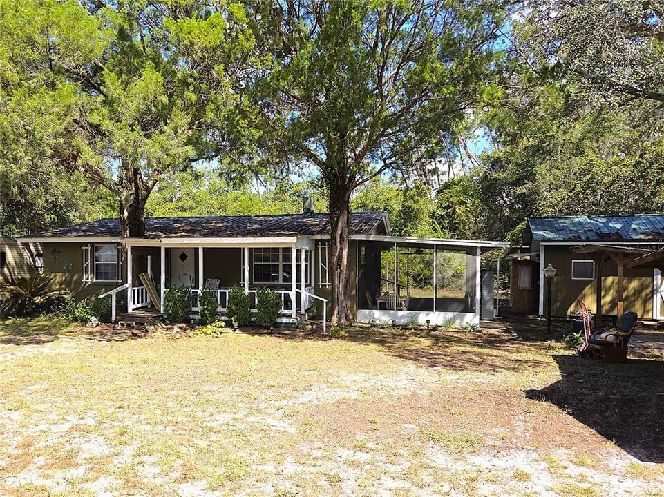 For Sale: $129,900 (2 beds, 2 baths, 925 Square Feet)