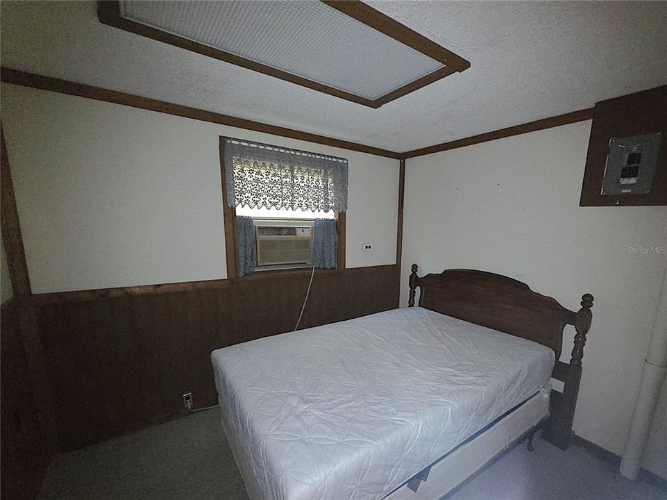 For Sale: $129,900 (2 beds, 2 baths, 925 Square Feet)