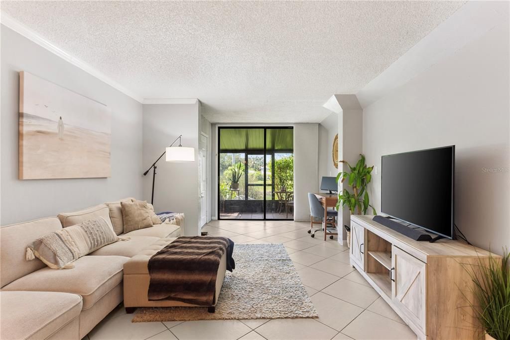 For Sale: $229,900 (2 beds, 2 baths, 1086 Square Feet)