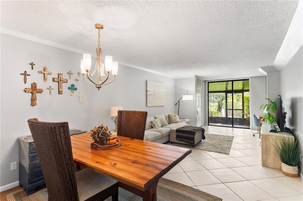 For Sale: $229,900 (2 beds, 2 baths, 1086 Square Feet)