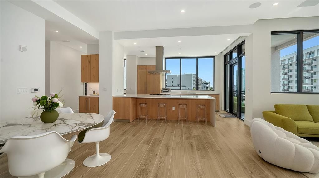 Activo con contrato: $2,225,000 (3 camas, 3 baños, 2229 Pies cuadrados)