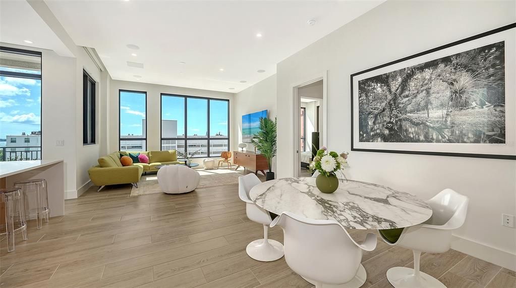 Activo con contrato: $2,225,000 (3 camas, 3 baños, 2229 Pies cuadrados)