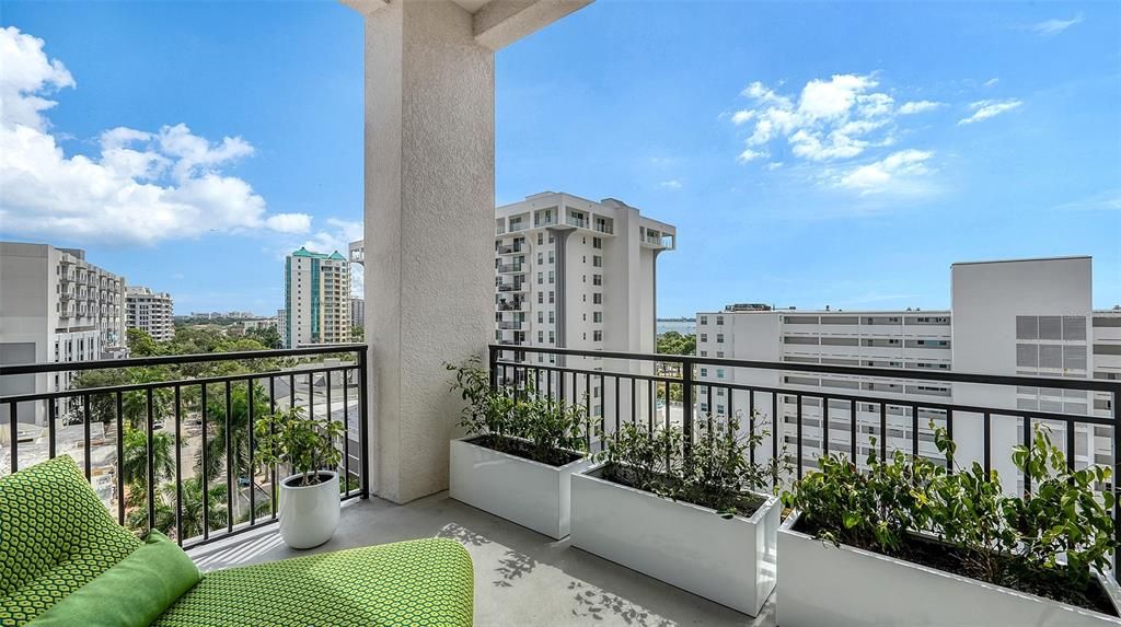 Activo con contrato: $2,225,000 (3 camas, 3 baños, 2229 Pies cuadrados)