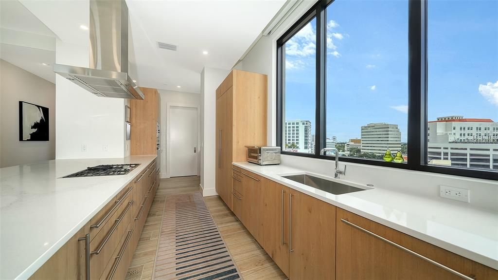 Activo con contrato: $2,225,000 (3 camas, 3 baños, 2229 Pies cuadrados)