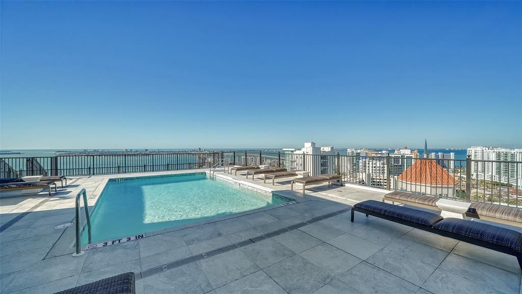 Activo con contrato: $2,225,000 (3 camas, 3 baños, 2229 Pies cuadrados)