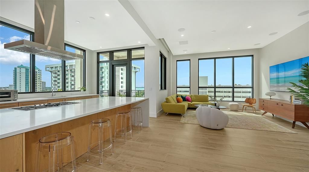 Activo con contrato: $2,225,000 (3 camas, 3 baños, 2229 Pies cuadrados)