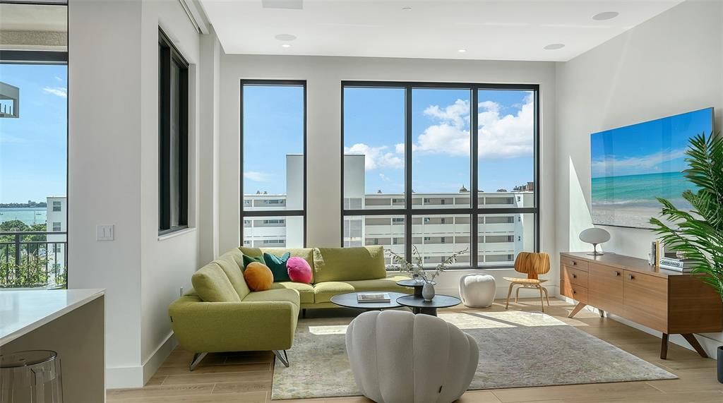 Activo con contrato: $2,225,000 (3 camas, 3 baños, 2229 Pies cuadrados)