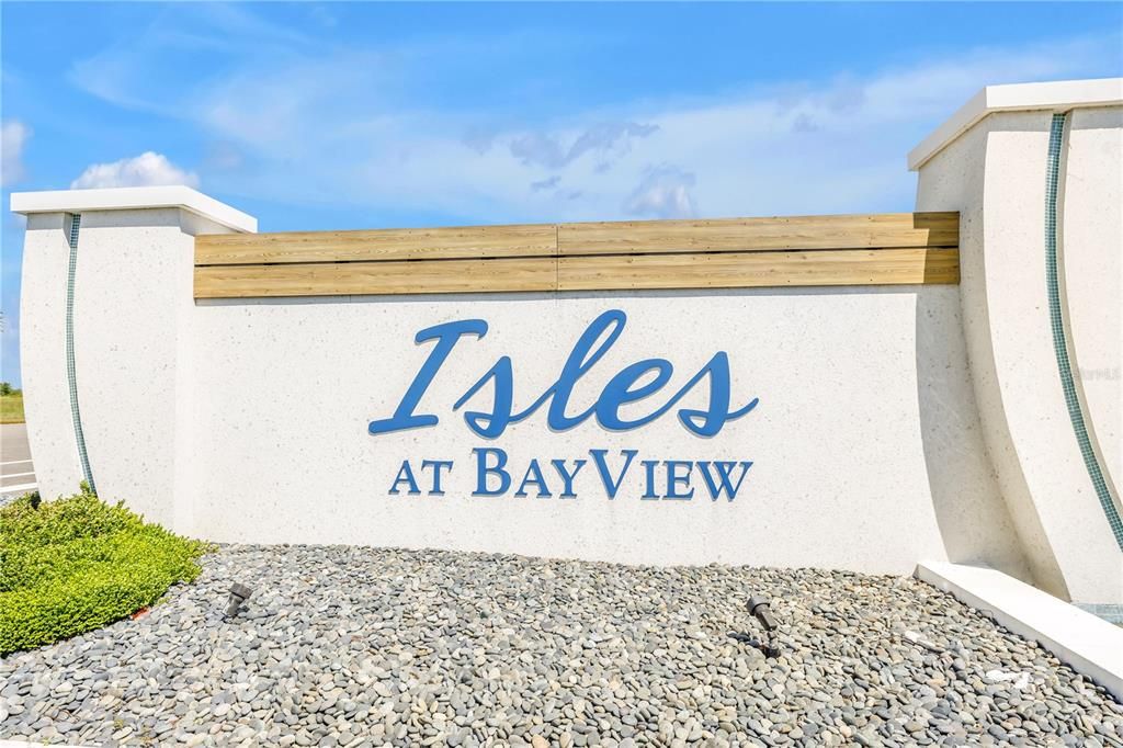 合同活跃: $385,000 (4 贝兹, 2 浴室, 1844 平方英尺)