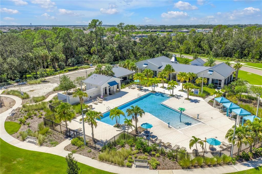 合同活跃: $385,000 (4 贝兹, 2 浴室, 1844 平方英尺)