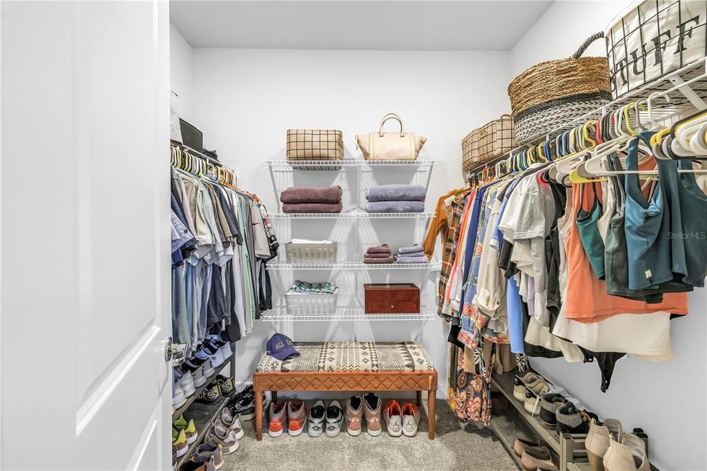 合同活跃: $385,000 (4 贝兹, 2 浴室, 1844 平方英尺)