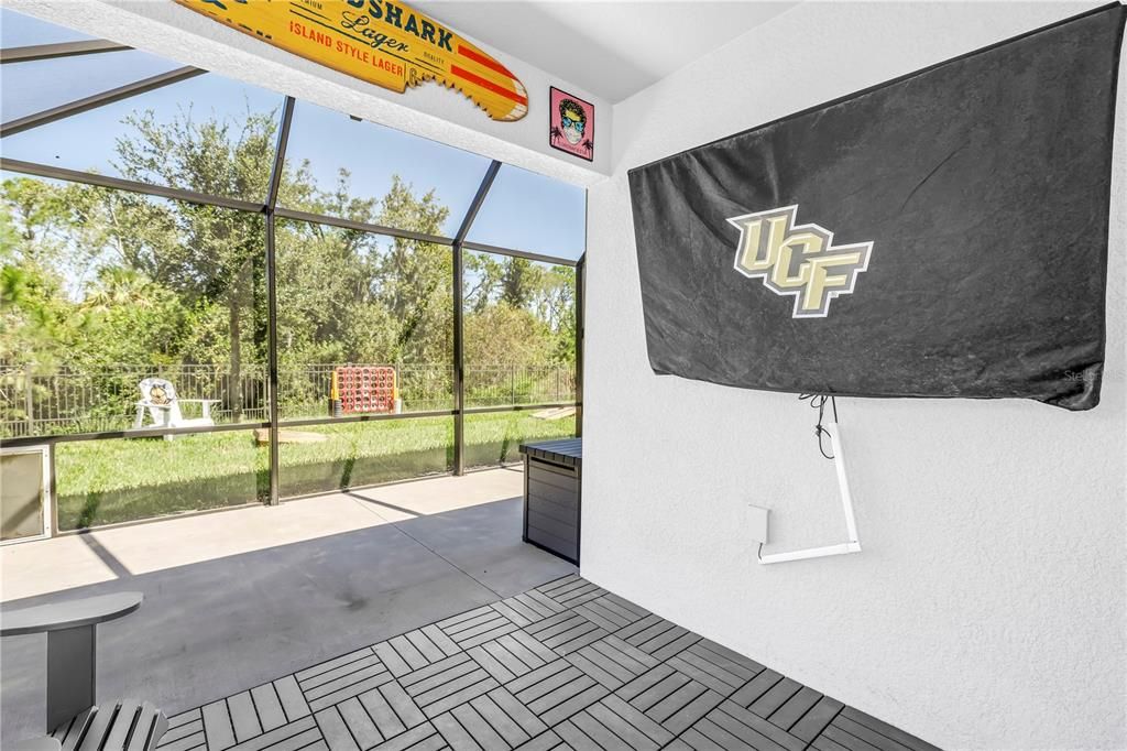 合同活跃: $385,000 (4 贝兹, 2 浴室, 1844 平方英尺)