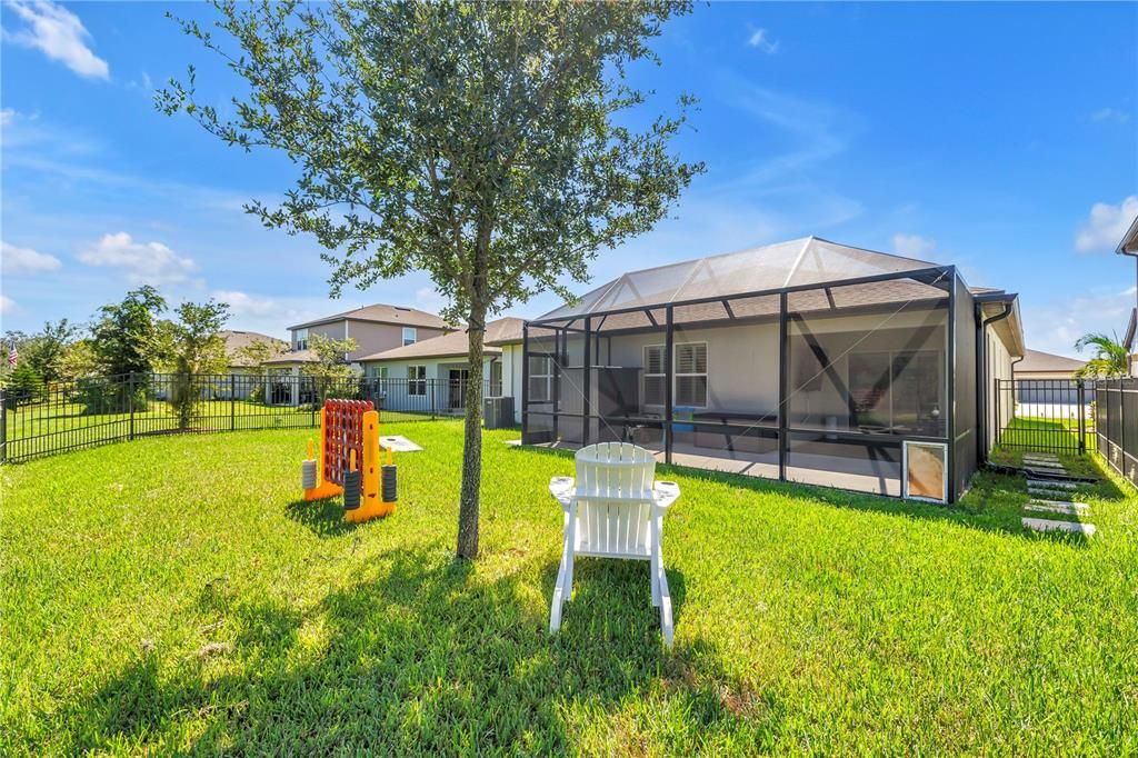 合同活跃: $385,000 (4 贝兹, 2 浴室, 1844 平方英尺)