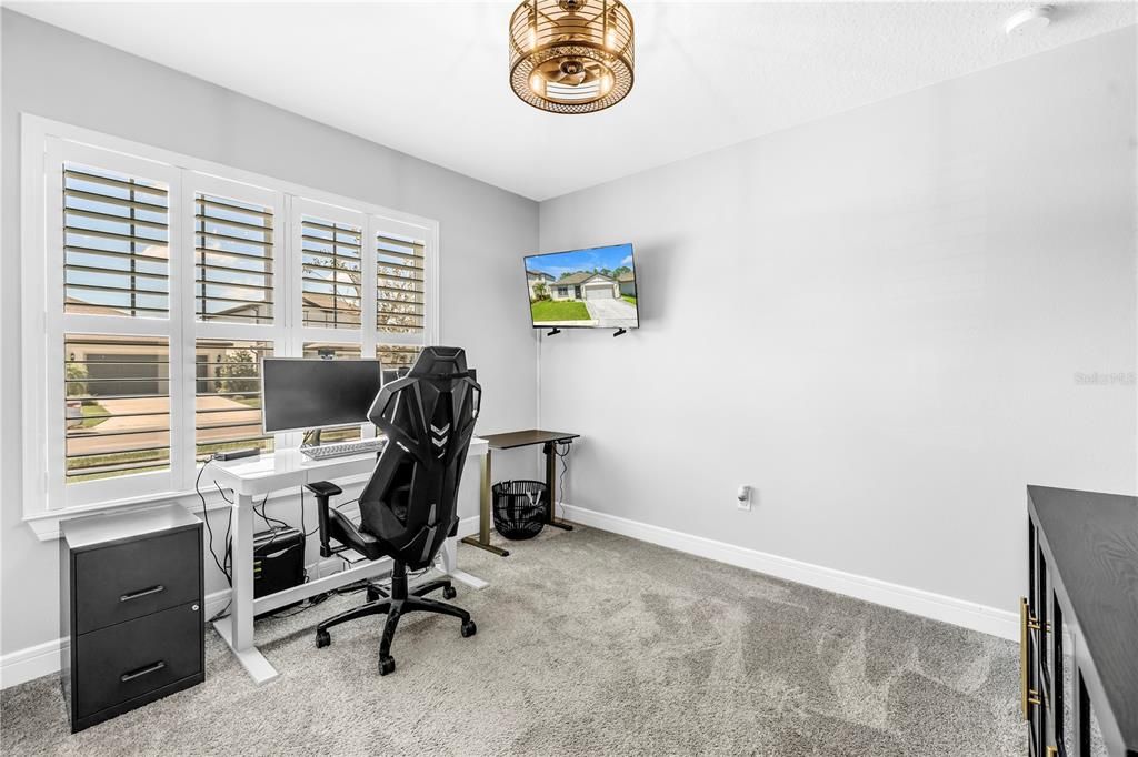 合同活跃: $385,000 (4 贝兹, 2 浴室, 1844 平方英尺)