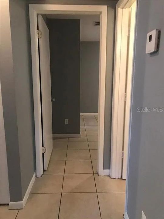 Под контрактом: $1,750 (3 спален, 2 ванн, 1050 Квадратных фут)