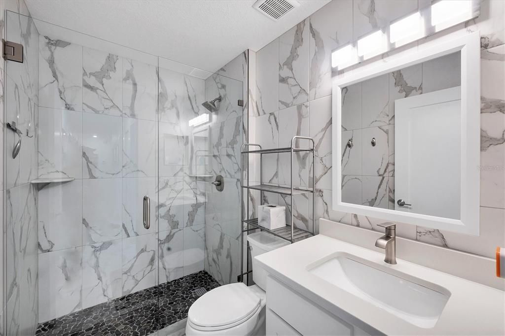 Activo con contrato: $399,900 (4 camas, 2 baños, 2238 Pies cuadrados)