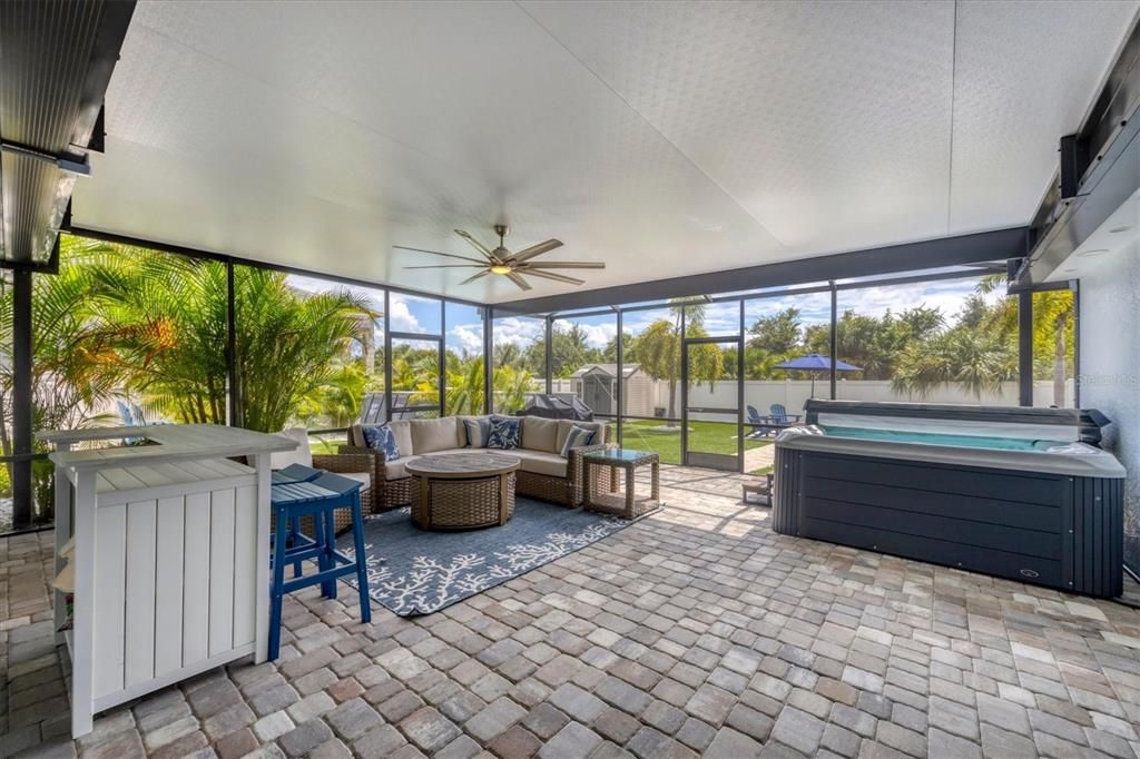 Activo con contrato: $399,900 (4 camas, 2 baños, 2238 Pies cuadrados)