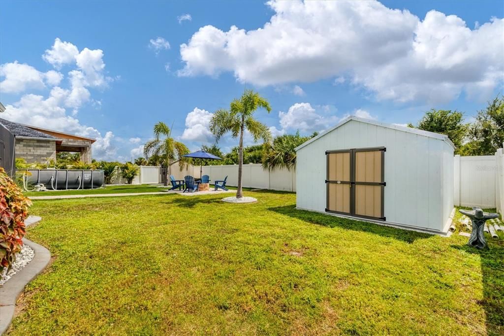 Activo con contrato: $399,900 (4 camas, 2 baños, 2238 Pies cuadrados)