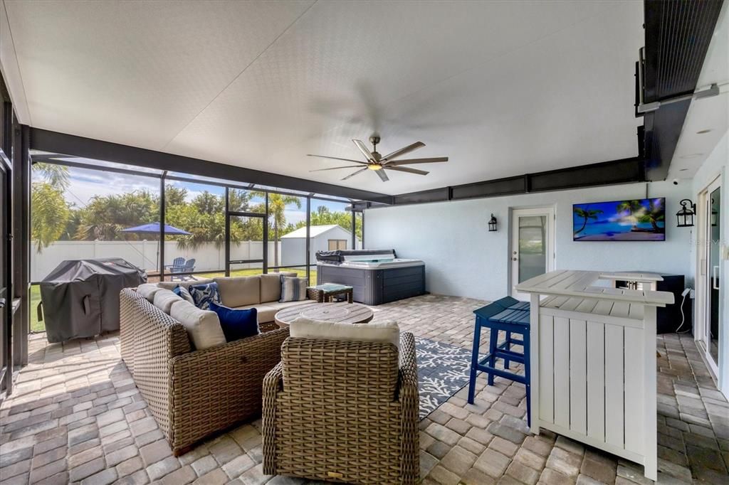 Activo con contrato: $399,900 (4 camas, 2 baños, 2238 Pies cuadrados)