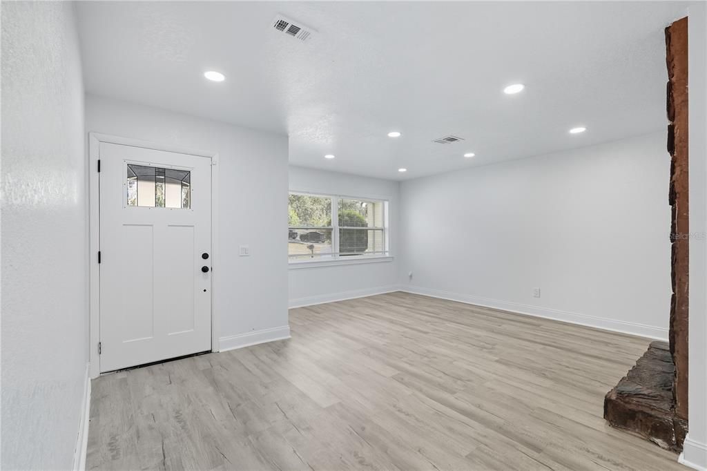 Active With Contract: $349,000 (4 beds, 2 baths, 1660 Square Feet)