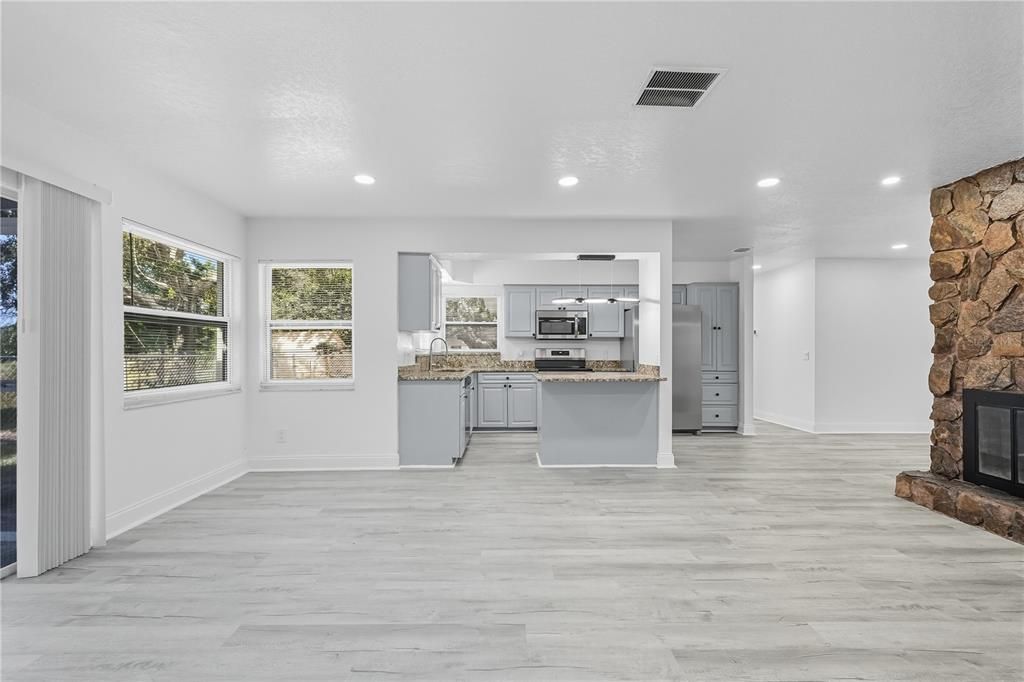 Active With Contract: $349,000 (4 beds, 2 baths, 1660 Square Feet)