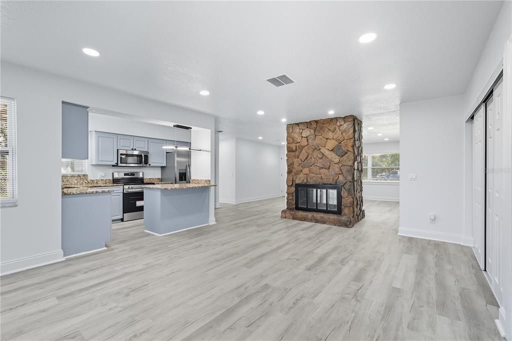 Active With Contract: $349,000 (4 beds, 2 baths, 1660 Square Feet)