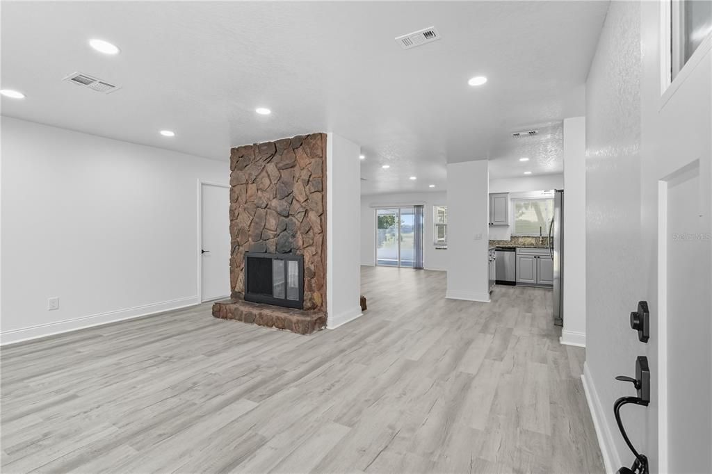 Active With Contract: $349,000 (4 beds, 2 baths, 1660 Square Feet)