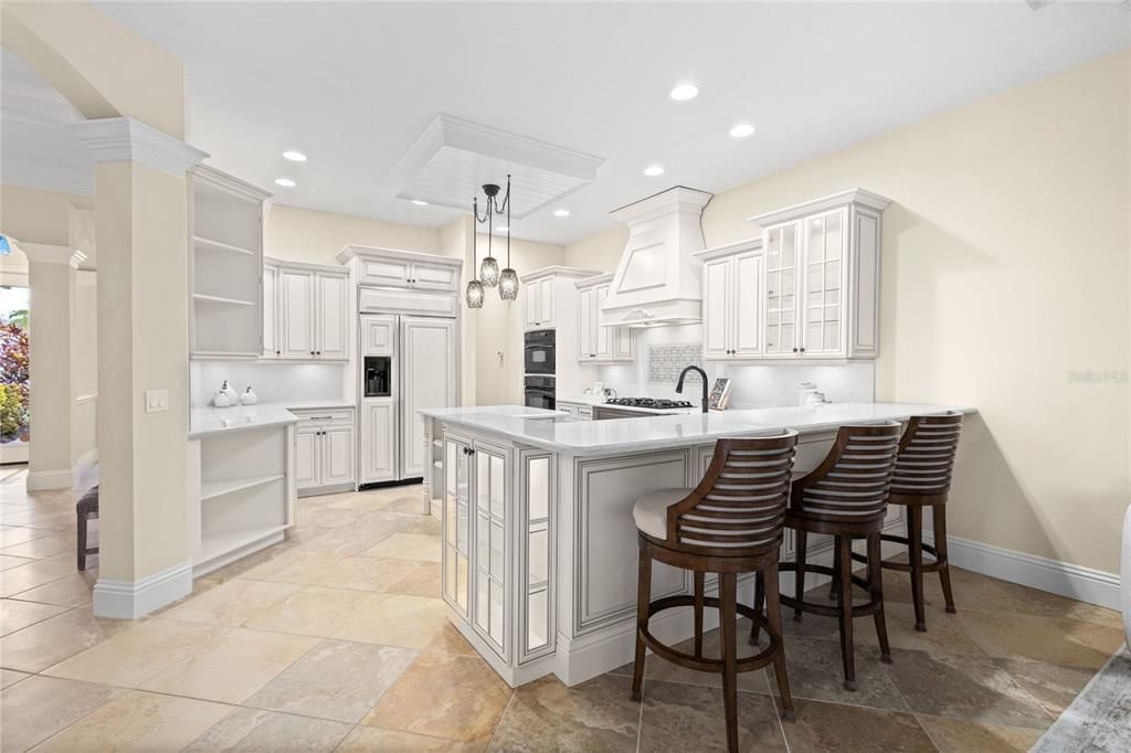 Под контрактом: $1,425,000 (4 спален, 5 ванн, 3784 Квадратных фут)