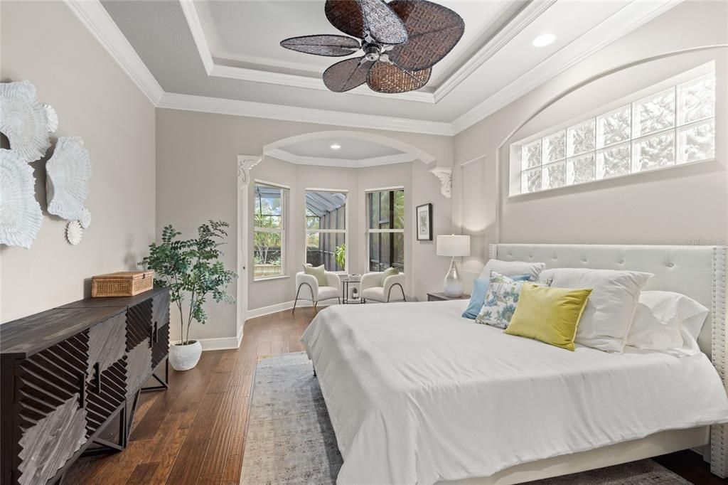 Под контрактом: $1,425,000 (4 спален, 5 ванн, 3784 Квадратных фут)