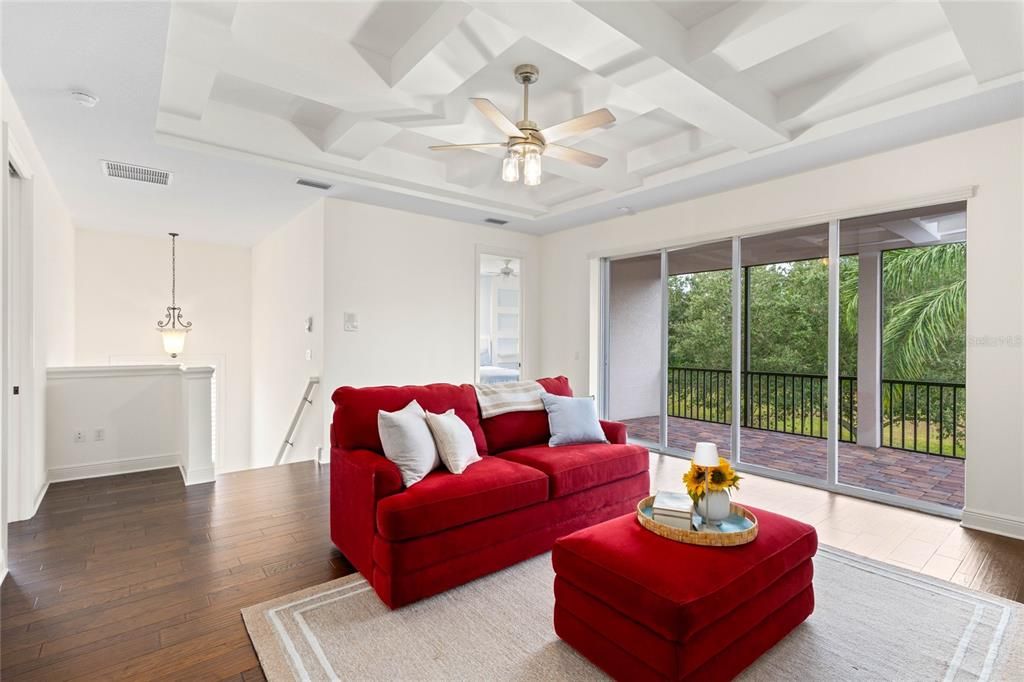 Под контрактом: $1,425,000 (4 спален, 5 ванн, 3784 Квадратных фут)