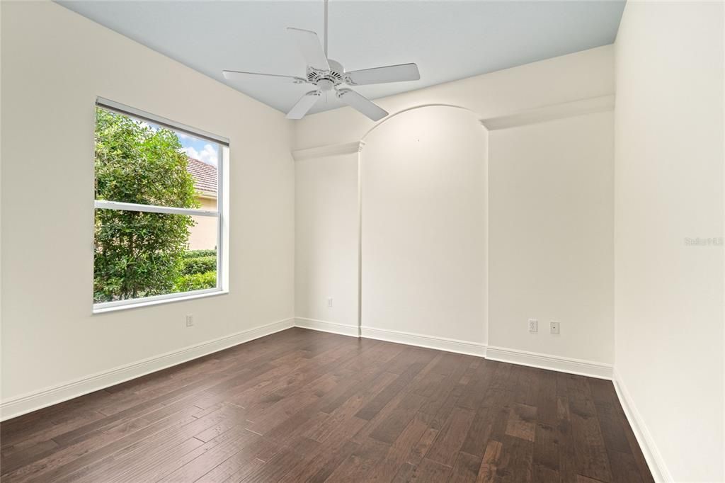 Под контрактом: $1,425,000 (4 спален, 5 ванн, 3784 Квадратных фут)