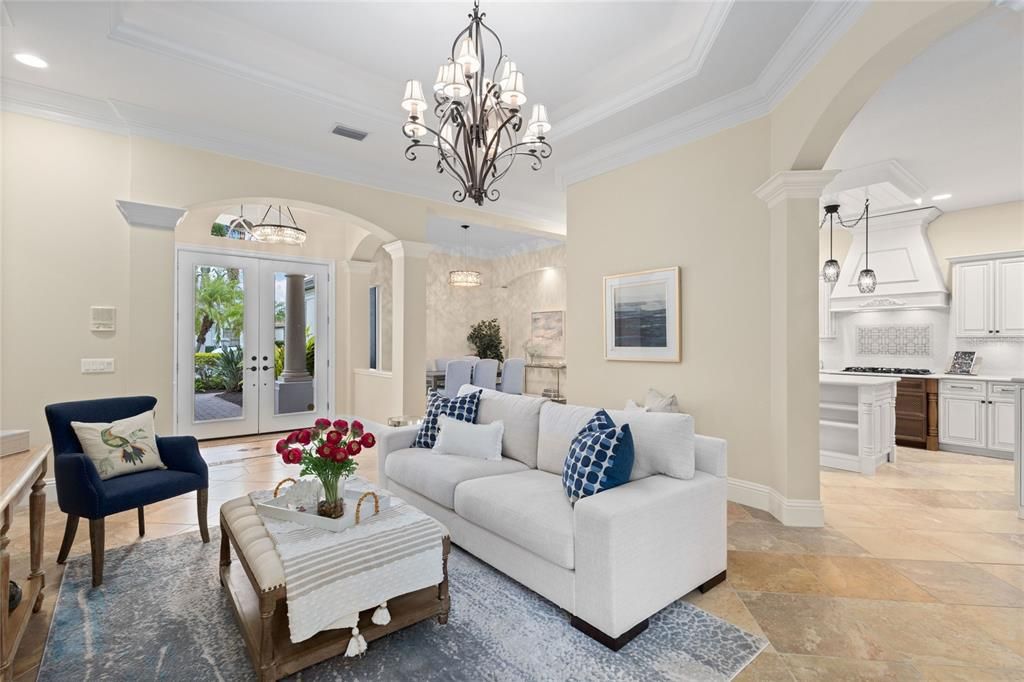 Под контрактом: $1,425,000 (4 спален, 5 ванн, 3784 Квадратных фут)