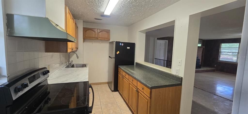 For Rent: $1,950 (3 beds, 3 baths, 1743 Square Feet)