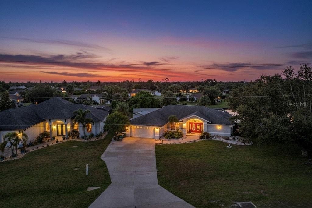 For Sale: $549,000 (3 beds, 2 baths, 1883 Square Feet)