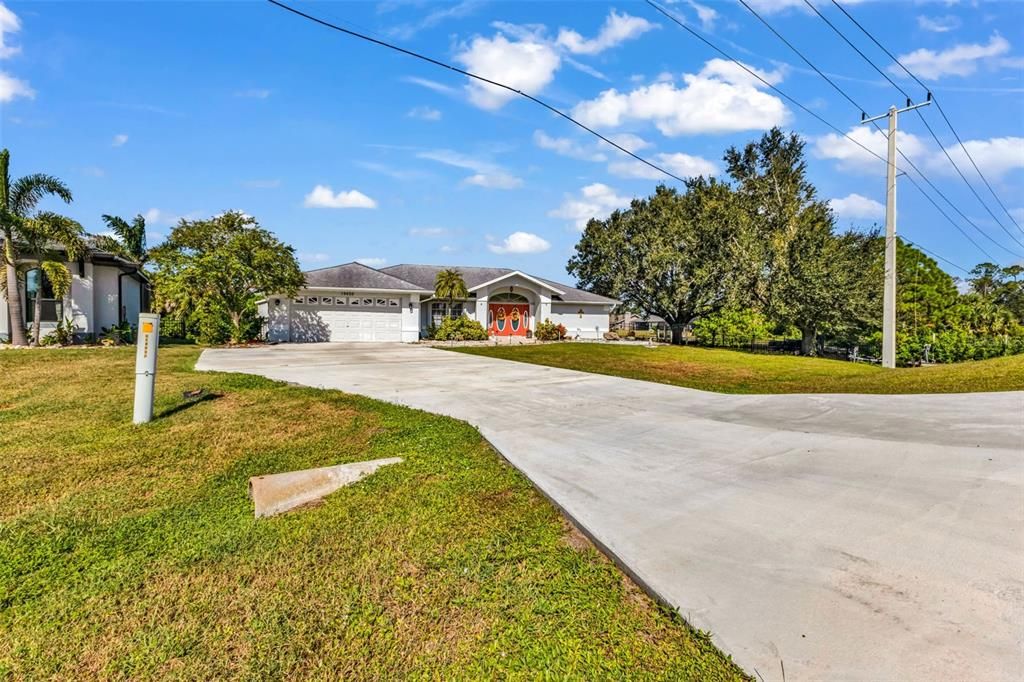 For Sale: $549,000 (3 beds, 2 baths, 1883 Square Feet)